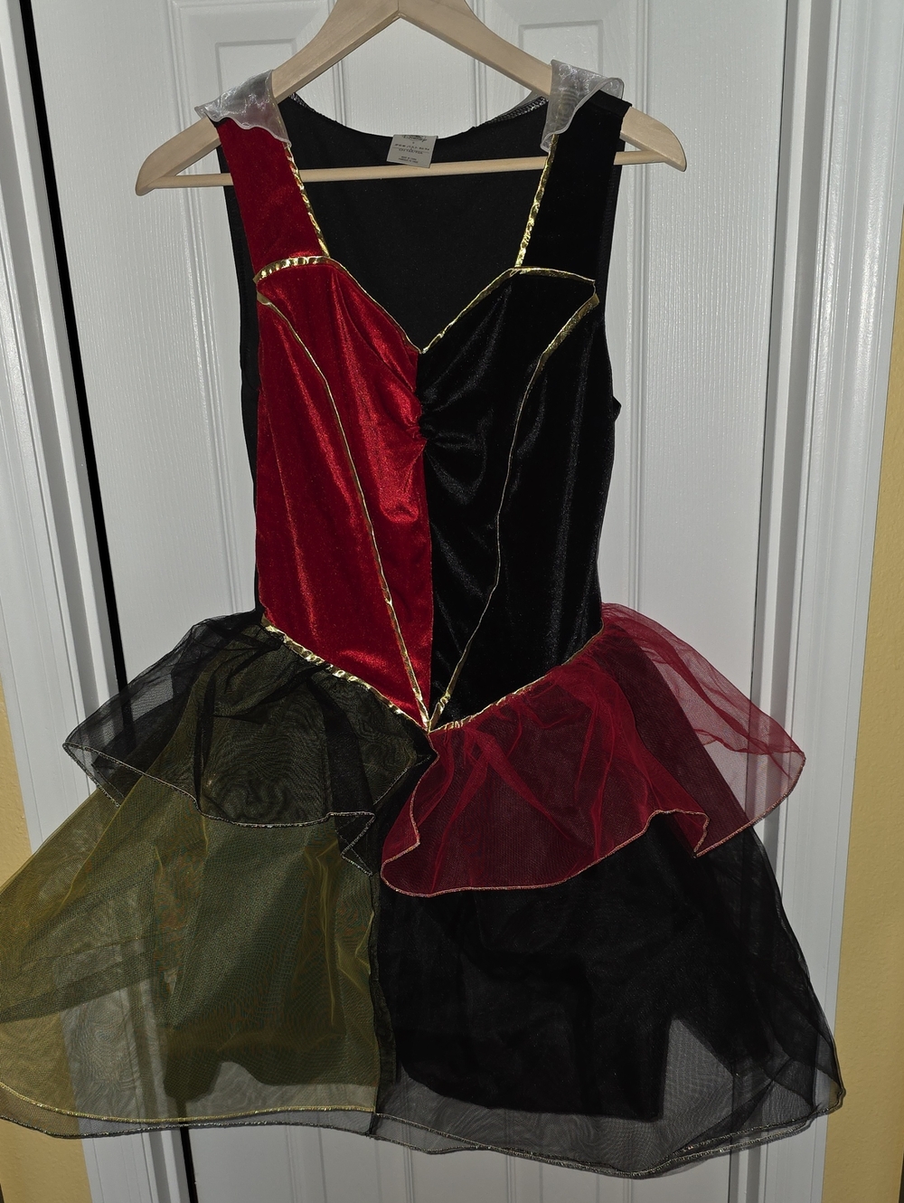 Disney Queen Of Hearts Red and Black Tutu Party Costume Dress